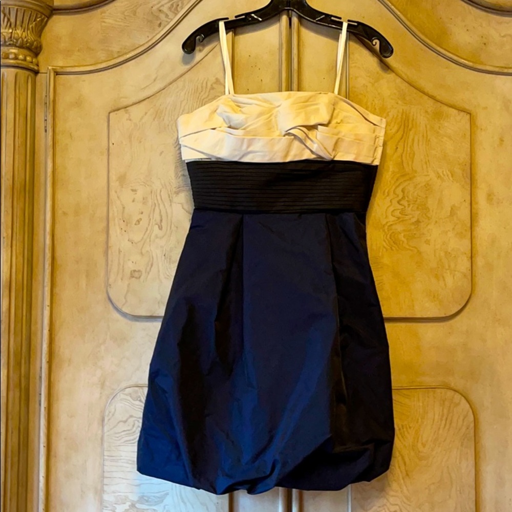 🌷BCBGMAXAZRIA  SIZE 8 DRESS
